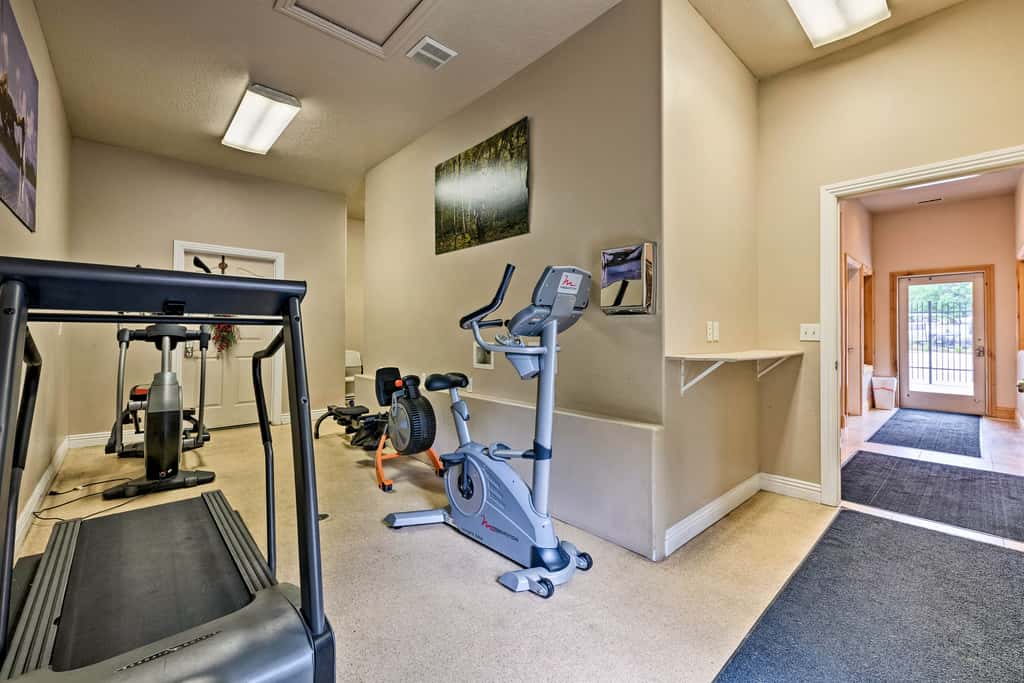 Renovated Condo 8 Miles to Snowbasin Ski Resort!