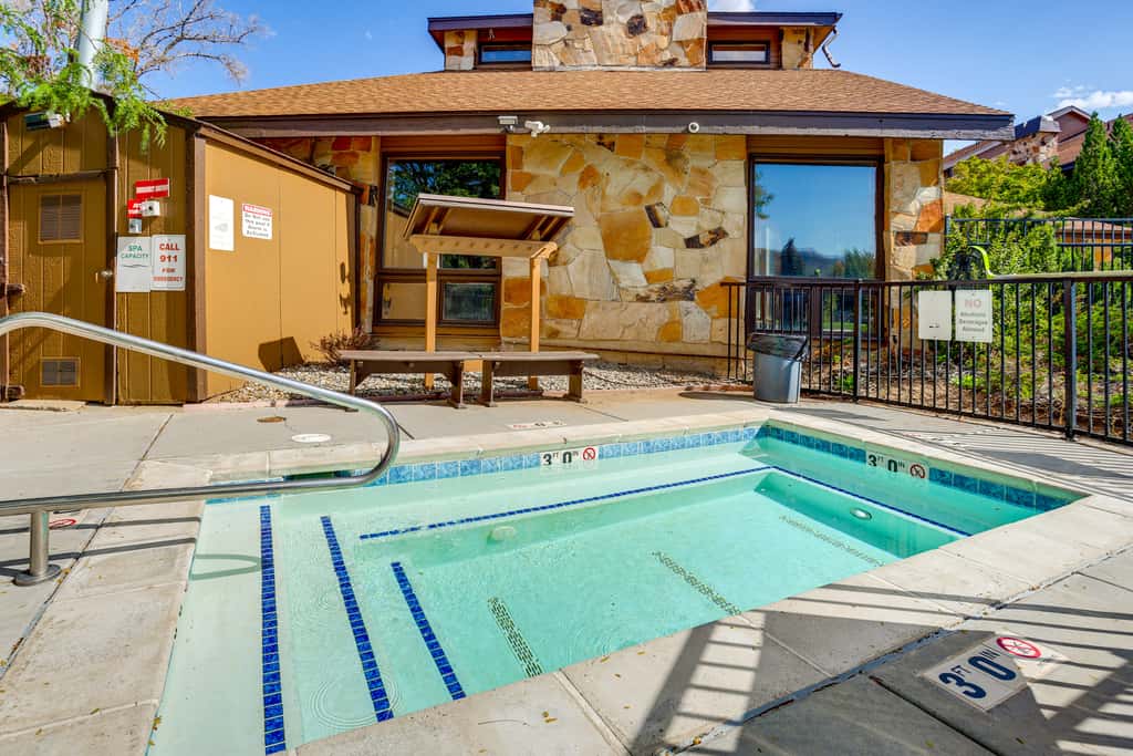 Eden Mountain Escape w/ Community Pool!