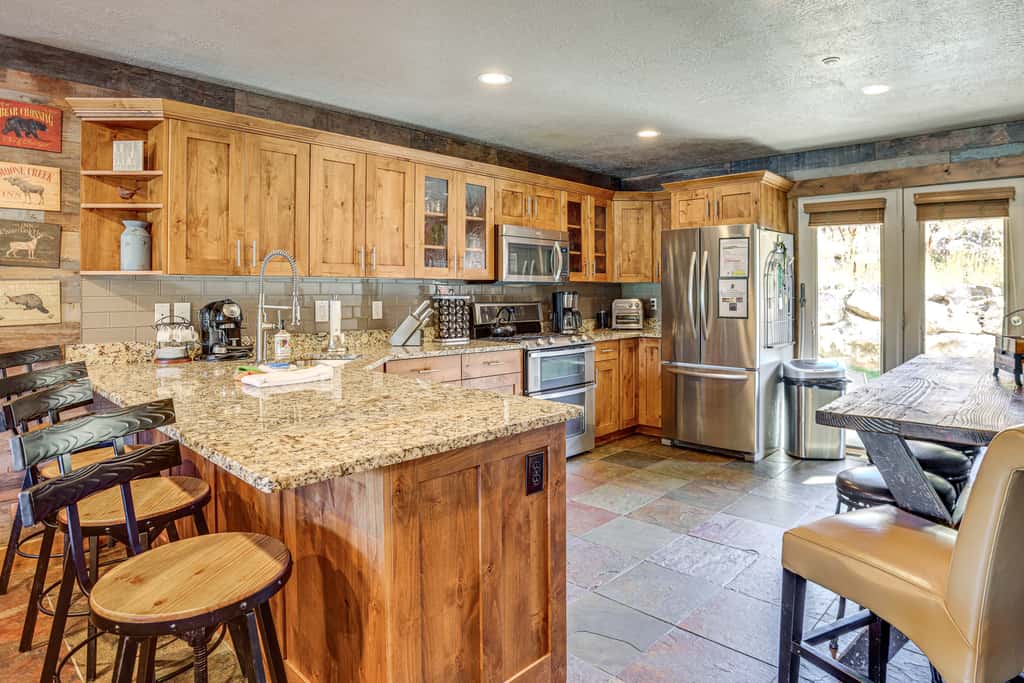 Ski, Hike & Relax: Eden Condo w/ Hot Tub Access