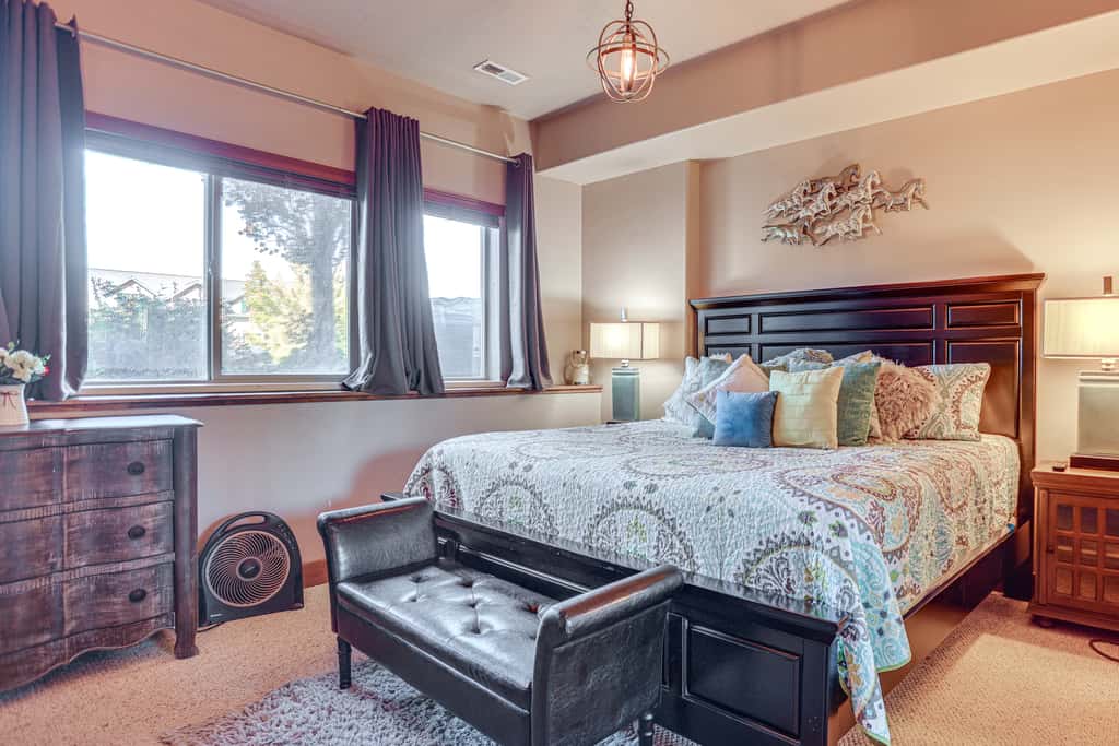 Ski, Hike & Relax: Eden Condo w/ Hot Tub Access