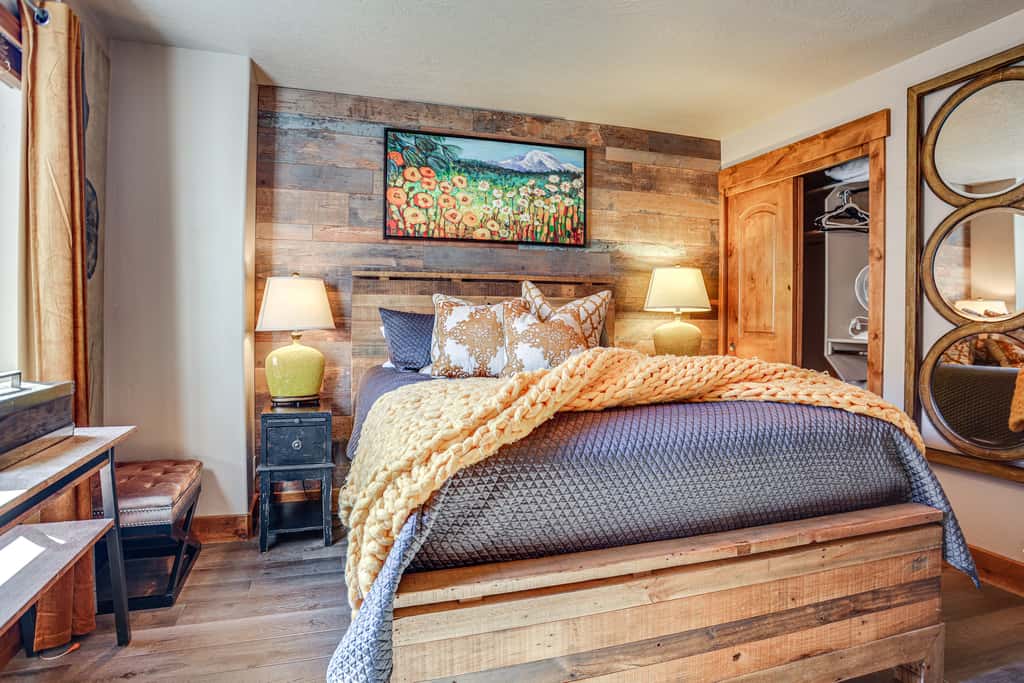 Ski, Hike & Relax: Eden Condo w/ Hot Tub Access