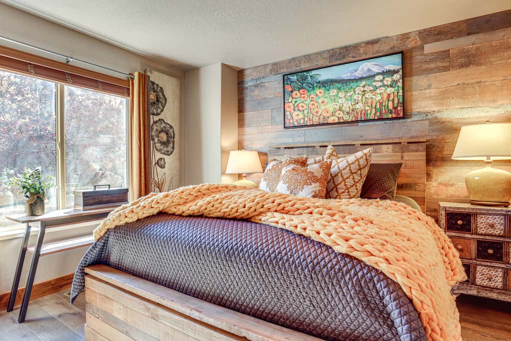 Ski, Hike & Relax: Eden Condo w/ Hot Tub Access