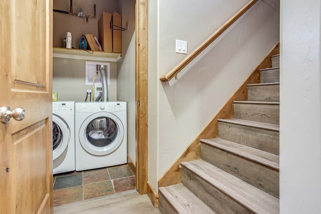 Ski, Hike & Relax: Eden Condo w/ Hot Tub Access