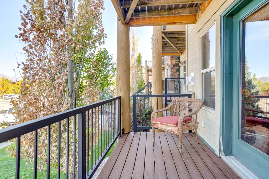 Ski, Hike & Relax: Eden Condo w/ Hot Tub Access