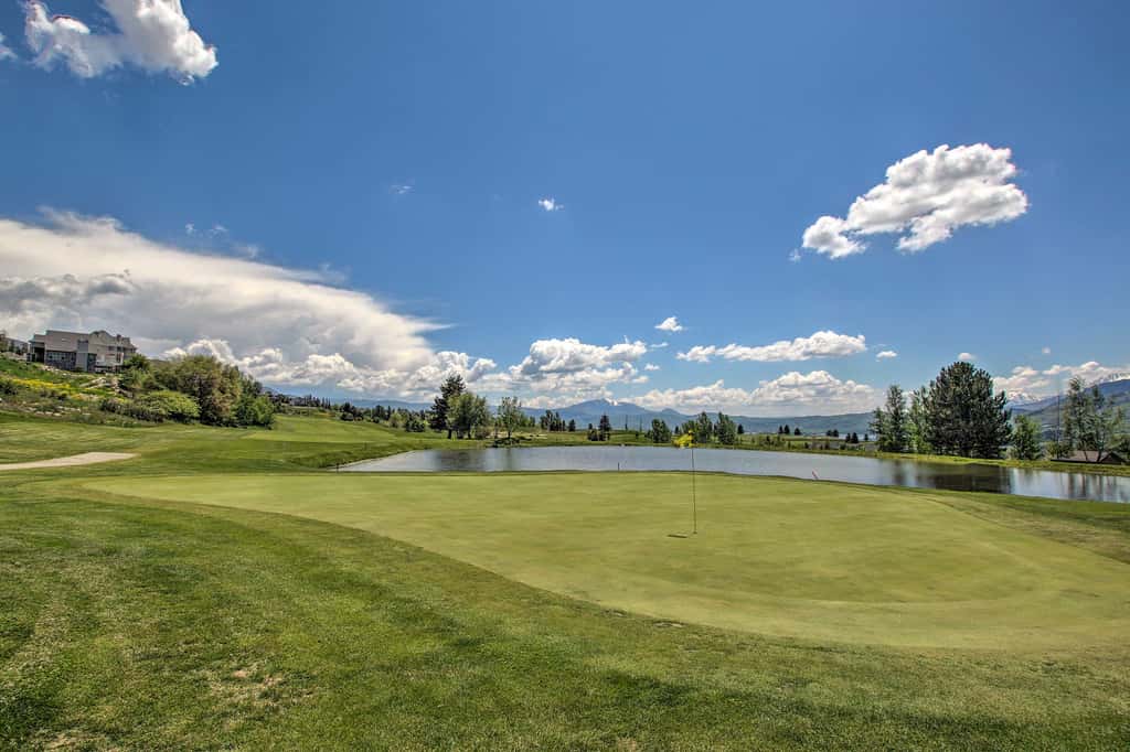 Ski, Hike & Relax: Eden Condo w/ Hot Tub Access