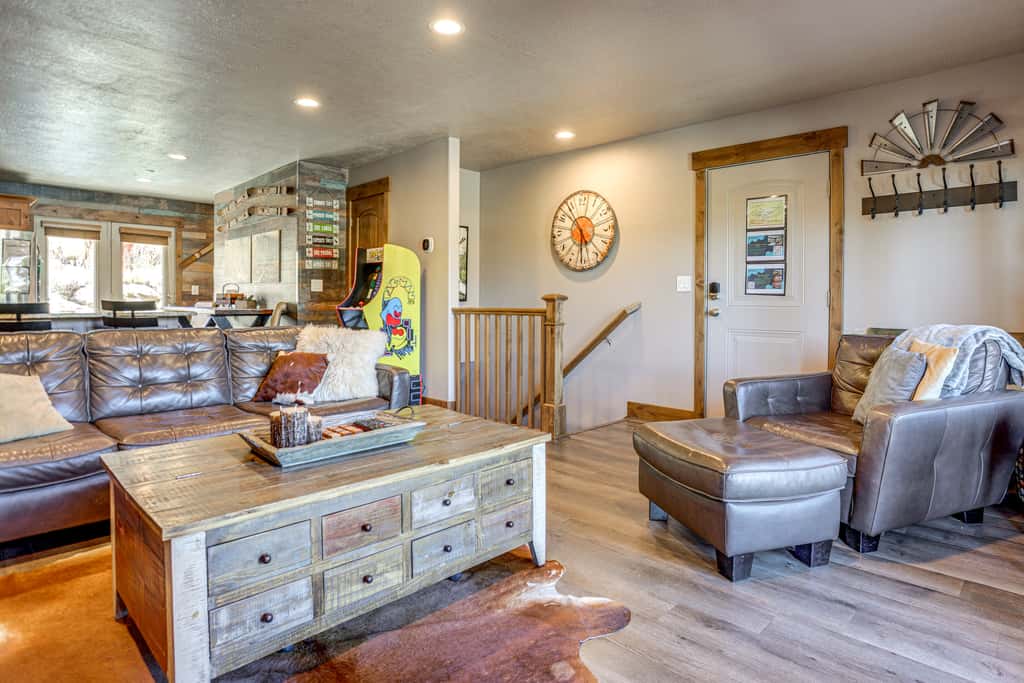 Ski, Hike & Relax: Eden Condo w/ Hot Tub Access