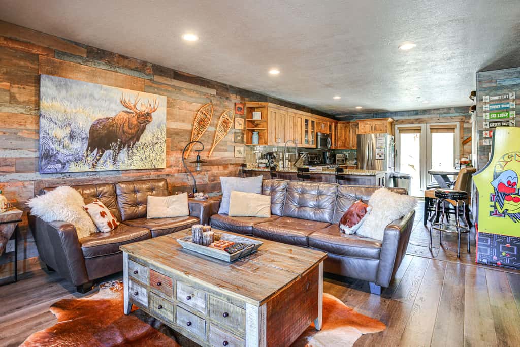Ski, Hike & Relax: Eden Condo w/ Hot Tub Access