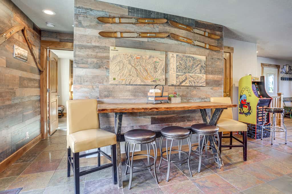 Ski, Hike & Relax: Eden Condo w/ Hot Tub Access