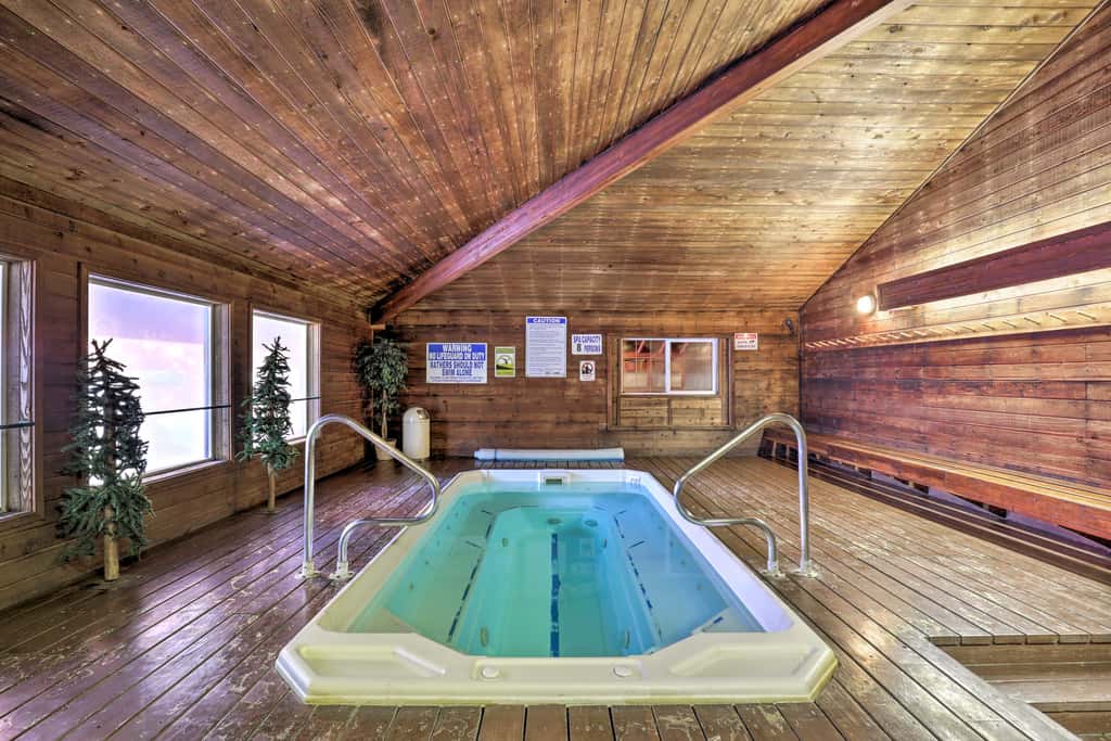 Ski-in/Ski-Out Brian Head Condo w/ Hot Tub Access!