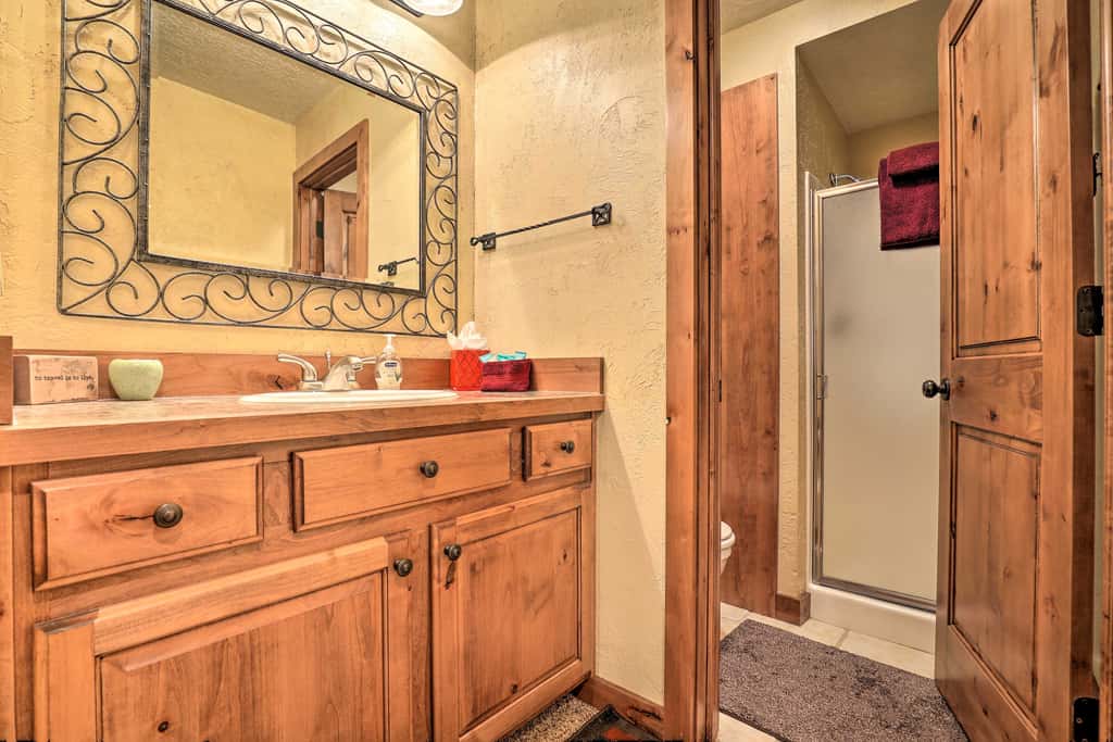 Ski-in/Ski-Out Brian Head Condo w/ Hot Tub Access!