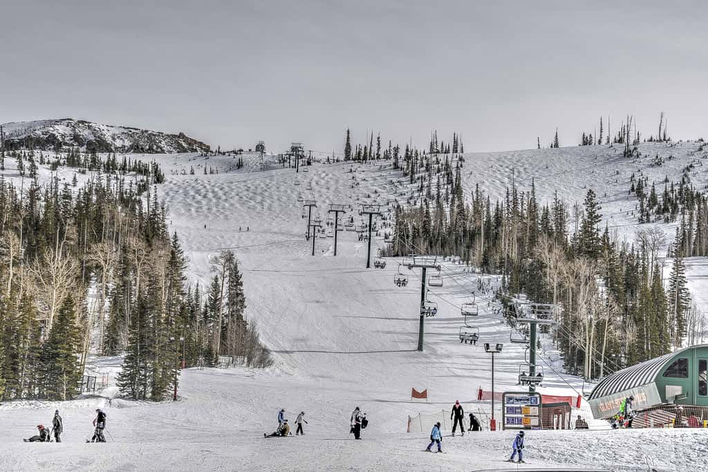Ski-in/Ski-Out Brian Head Condo w/ Hot Tub Access!
