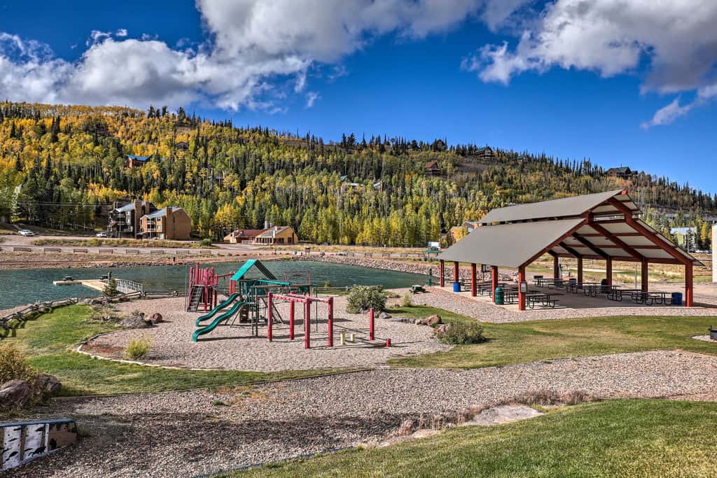 Ski-in/Ski-Out Brian Head Condo w/ Hot Tub Access!