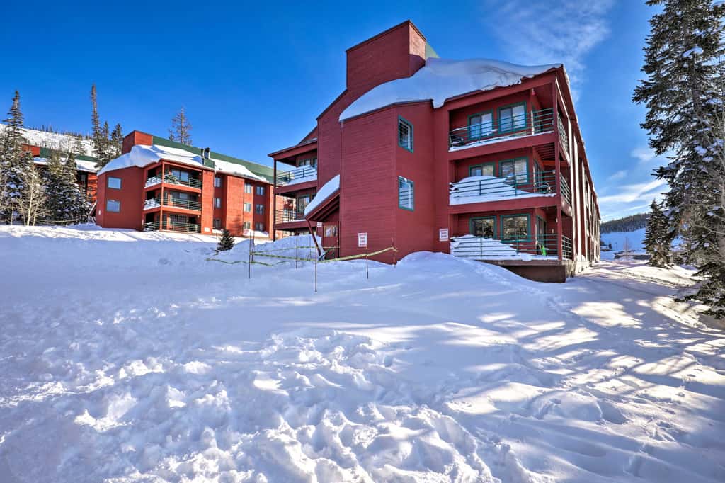 Ski-in/Ski-Out Brian Head Condo w/ Hot Tub Access!