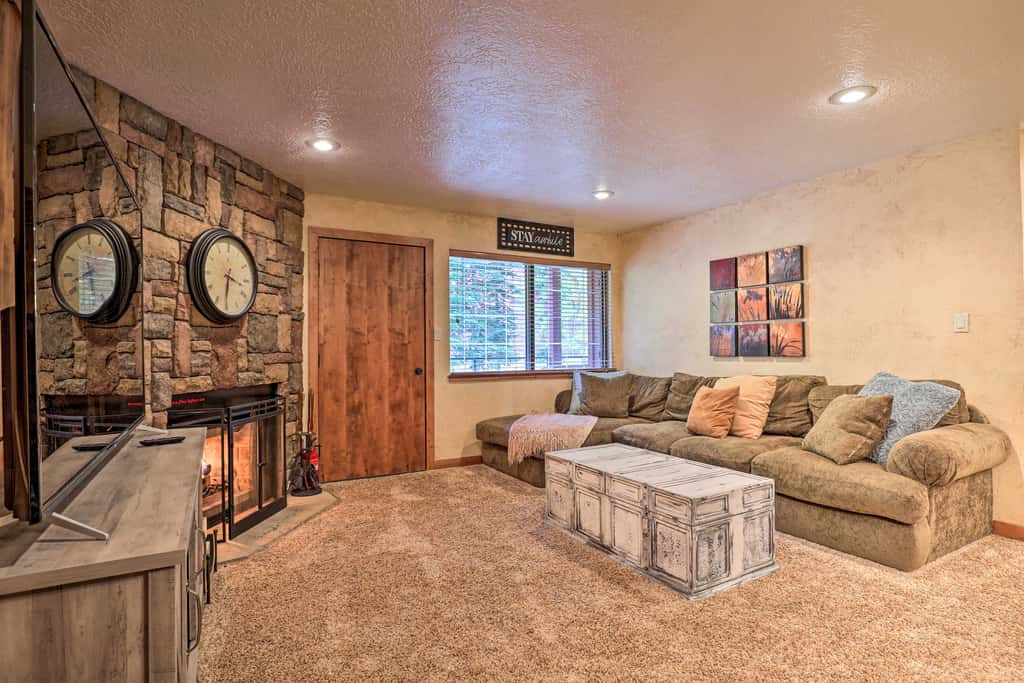 Ski-in/Ski-Out Brian Head Condo w/ Hot Tub Access!