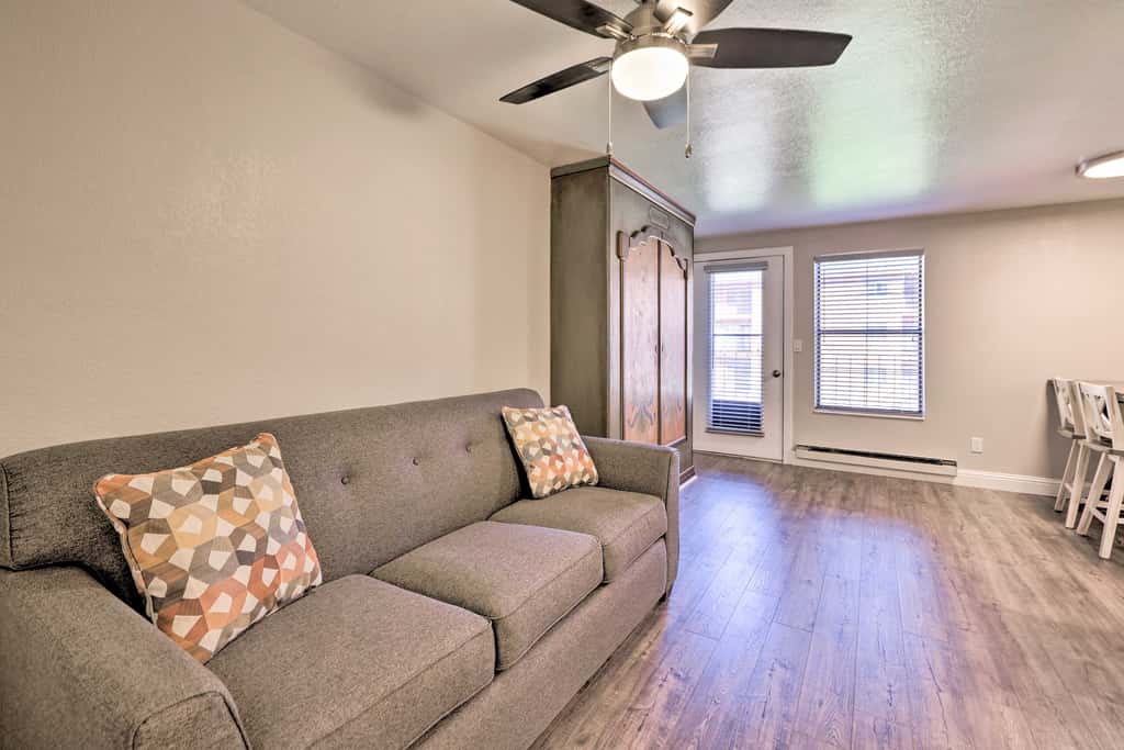 Walk to Brian Head Resort: Cozy Studio w/ Balcony