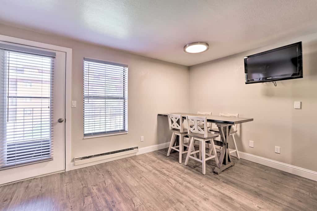 Walk to Brian Head Resort: Cozy Studio w/ Balcony