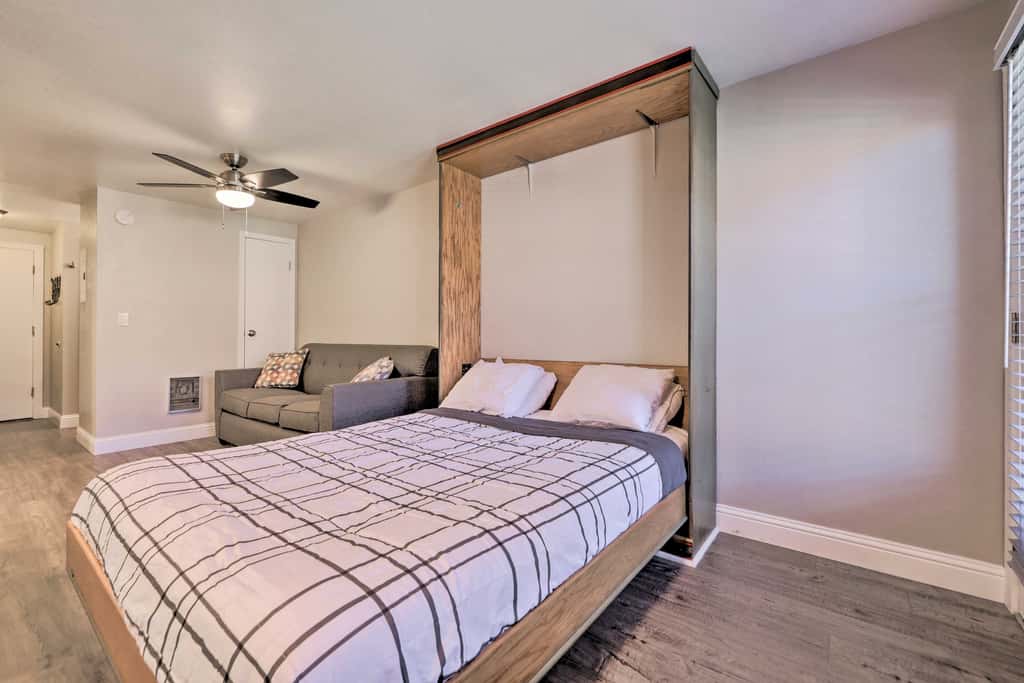 Walk to Brian Head Resort: Cozy Studio w/ Balcony