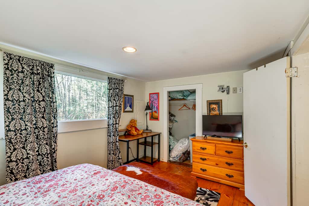 4 Mi to Stratton Mountain Resort! Cabin w/ Hot Tub