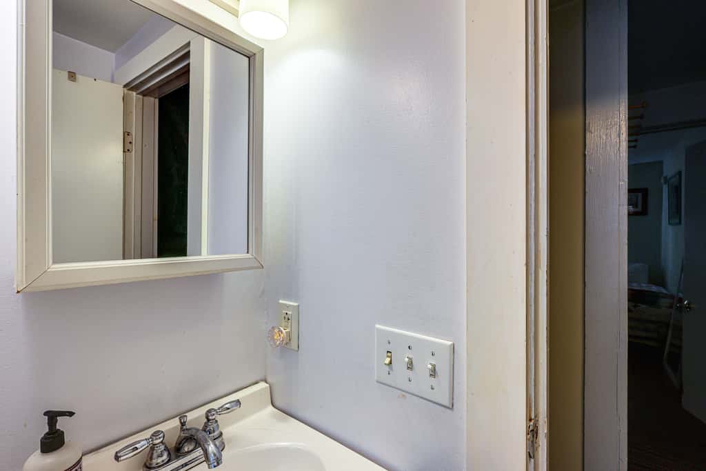 4 Mi to Stratton Mountain Resort! Cabin w/ Hot Tub