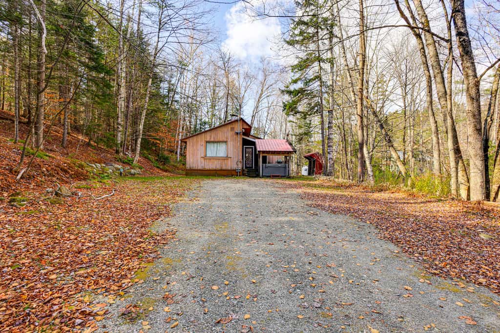 4 Mi to Stratton Mountain Resort! Cabin w/ Hot Tub