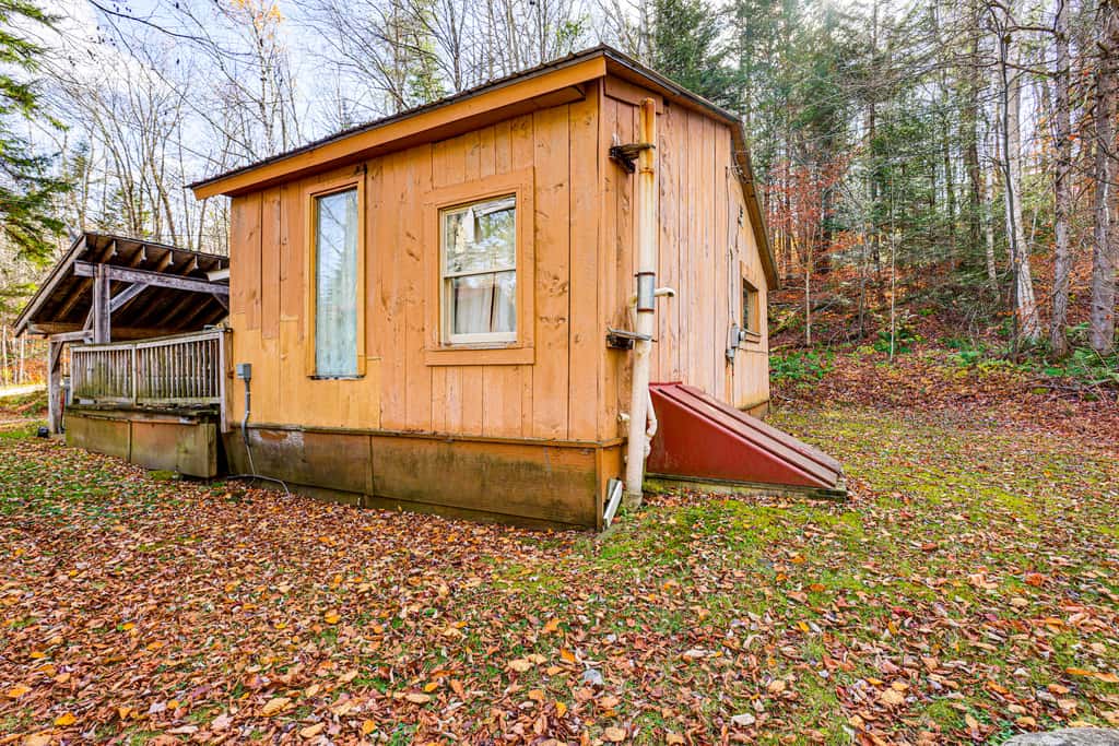 4 Mi to Stratton Mountain Resort! Cabin w/ Hot Tub