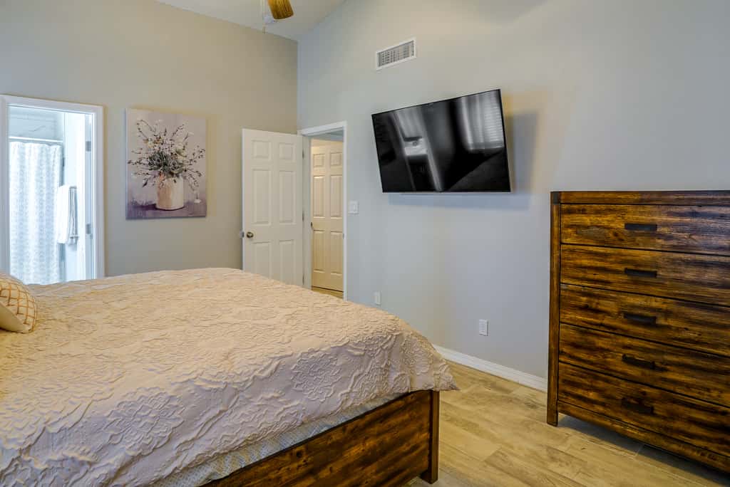 20 Mi to Dtwn El Paso: Pet-Friendly Retreat!