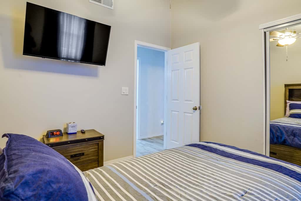 20 Mi to Dtwn El Paso: Pet-Friendly Retreat!