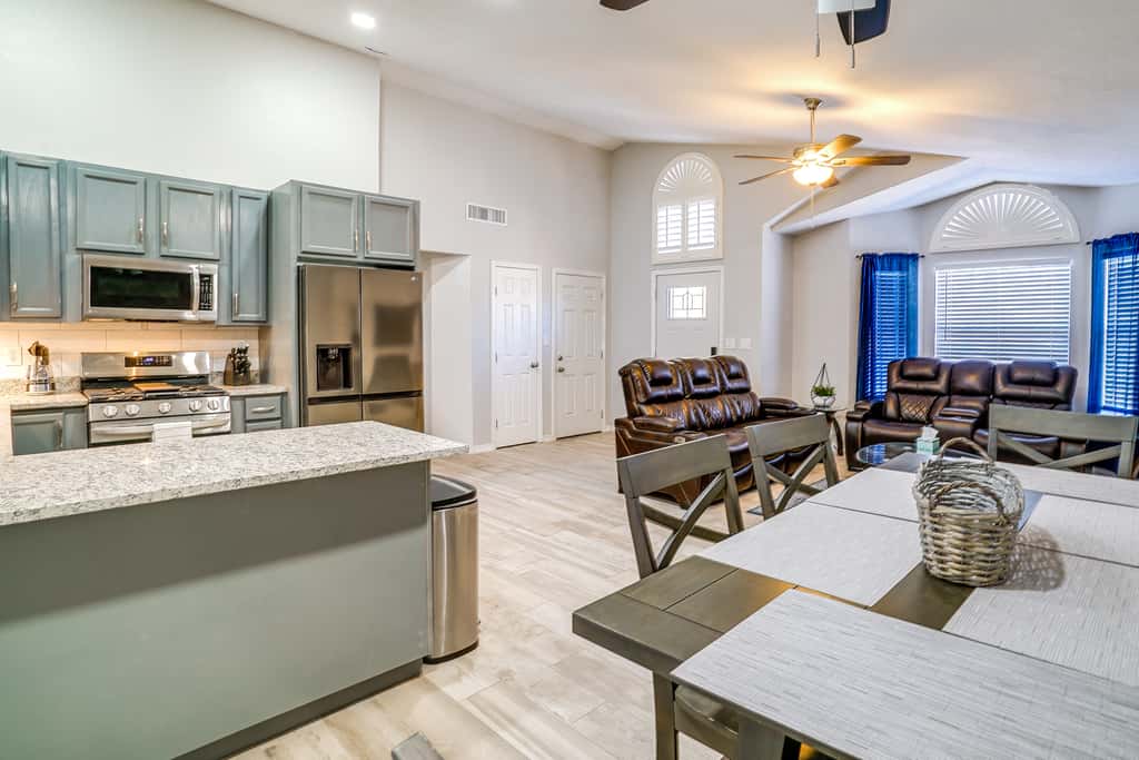 20 Mi to Dtwn El Paso: Pet-Friendly Retreat!