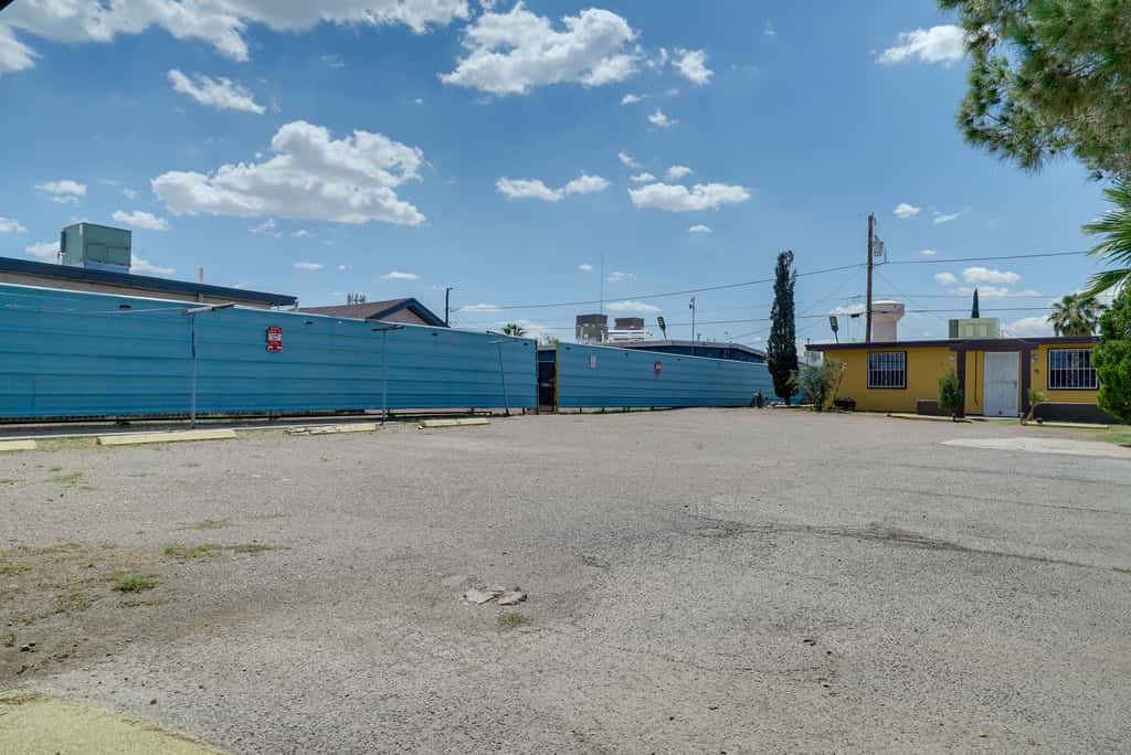 Gated 1BR Apt Near UMC + Texas Tech