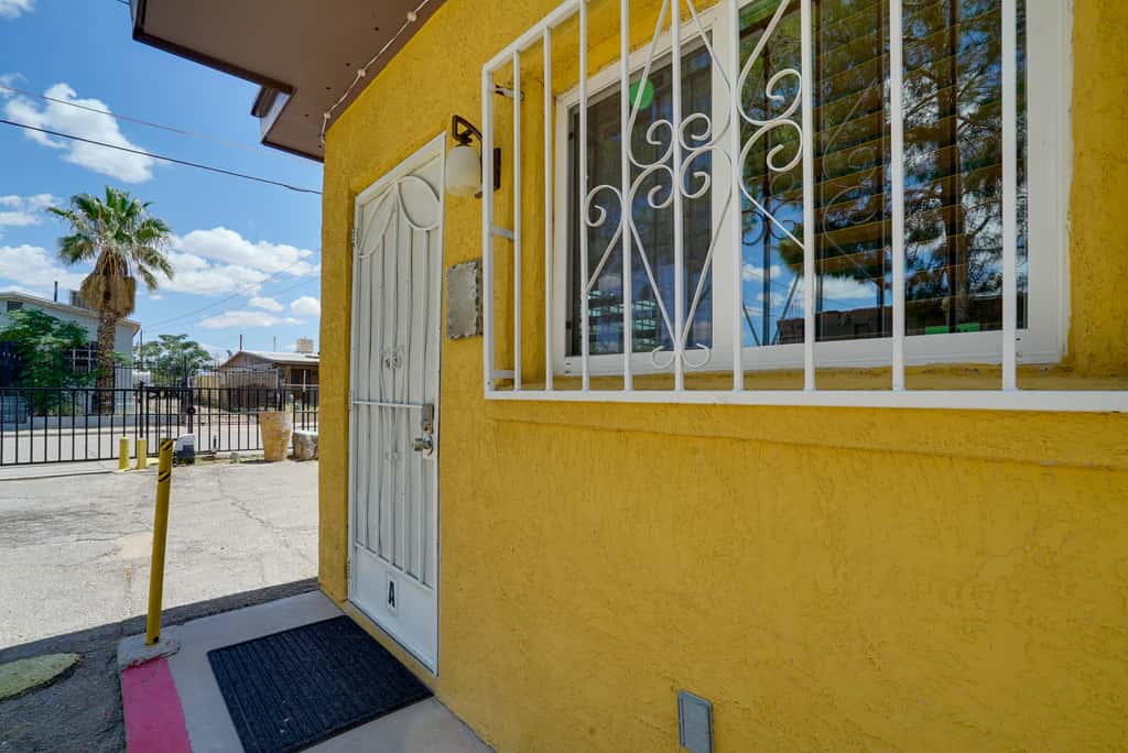 Gated 1BR Apt Near UMC + Texas Tech