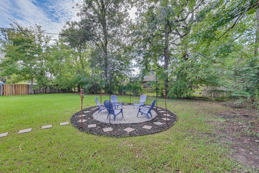 Baton Rouge Home w/ Yard ~ 14 Mi to Downtown!