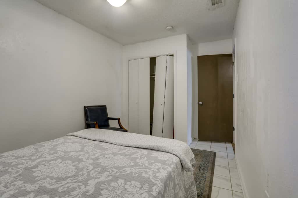 Walk to LSU Campus & Bars! Condo w/ Community Pool