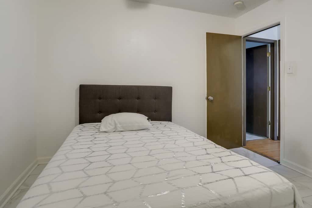Walk to LSU Campus & Bars! Condo w/ Community Pool