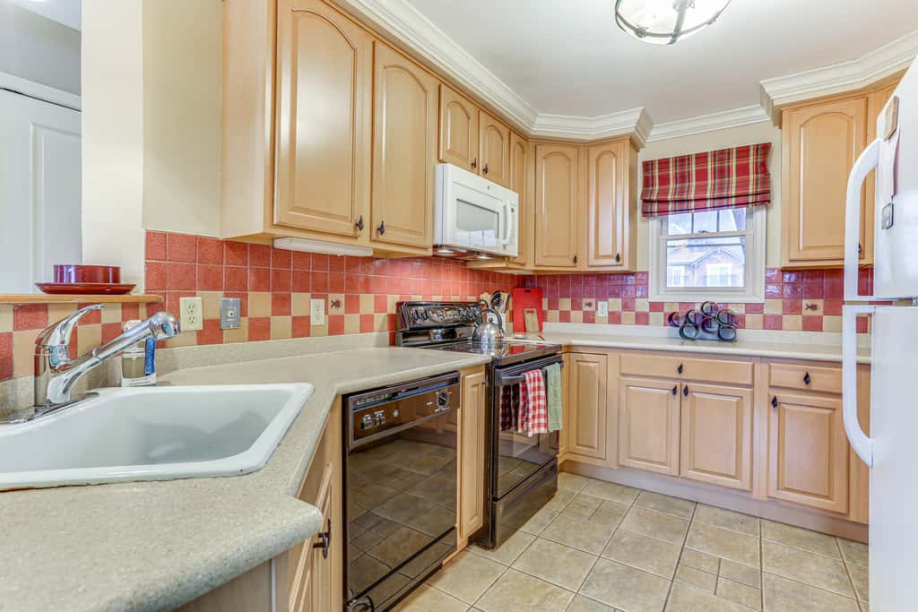 Spacious Condo w/ View < 1 Mi to Mtn Creek Resort!
