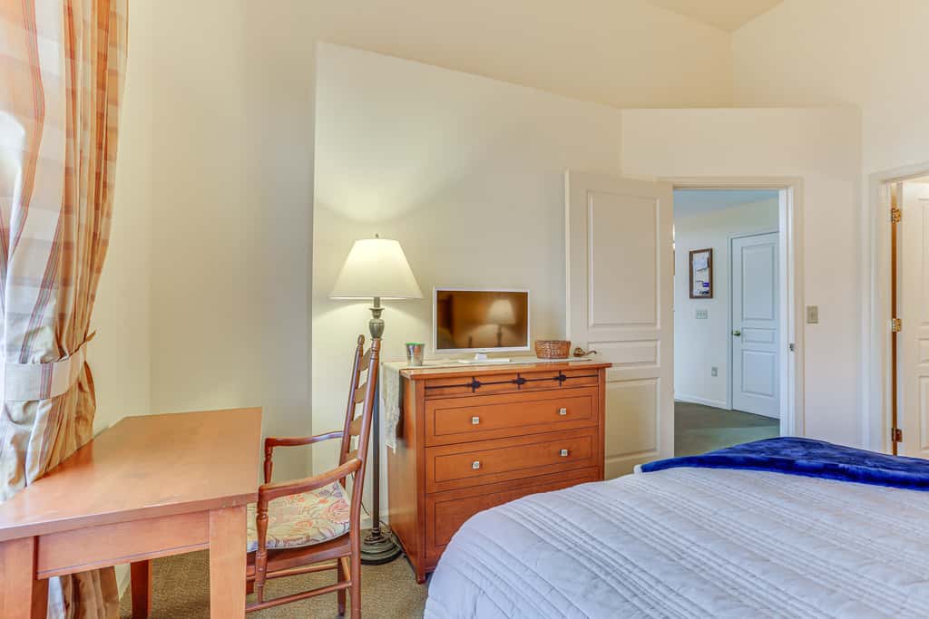 Spacious Condo w/ View < 1 Mi to Mtn Creek Resort!