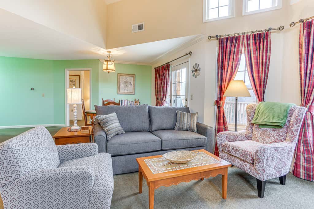 Spacious Condo w/ View < 1 Mi to Mtn Creek Resort!
