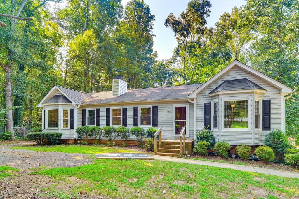 Private Yard & Deck: High Point Home Base!
