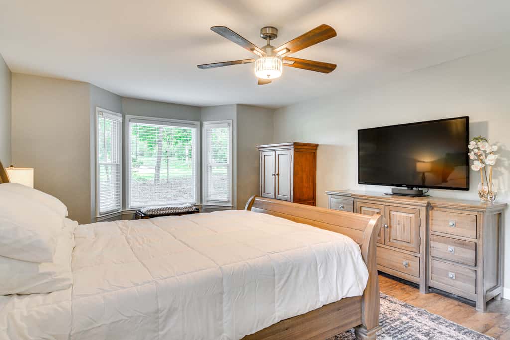 Private Yard & Deck: High Point Home Base!