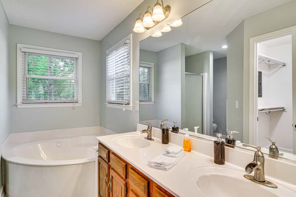 Private Yard & Deck: High Point Home Base!