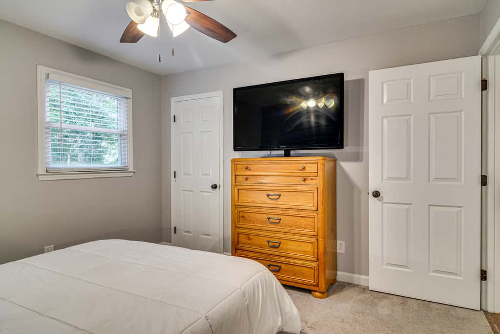 Private Yard & Deck: High Point Home Base!