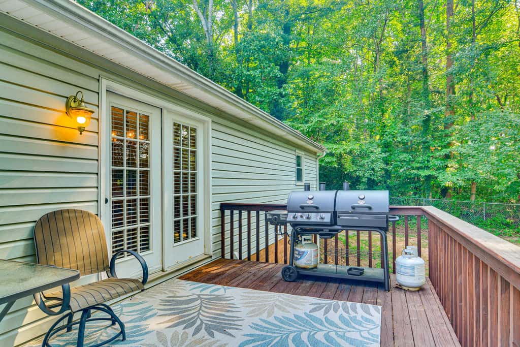 Private Yard & Deck: High Point Home Base!