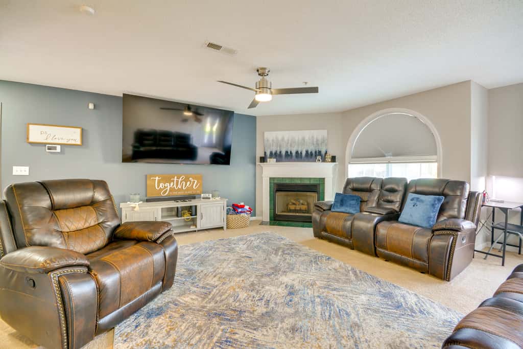 9 Mi to UNCG & Dtwn: Suburban Family Condo