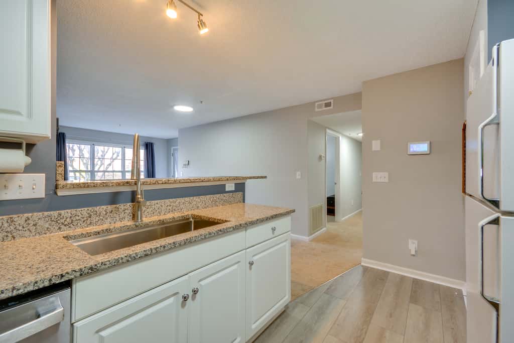 9 Mi to UNCG & Dtwn: Suburban Family Condo