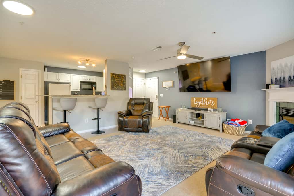 9 Mi to UNCG & Dtwn: Suburban Family Condo