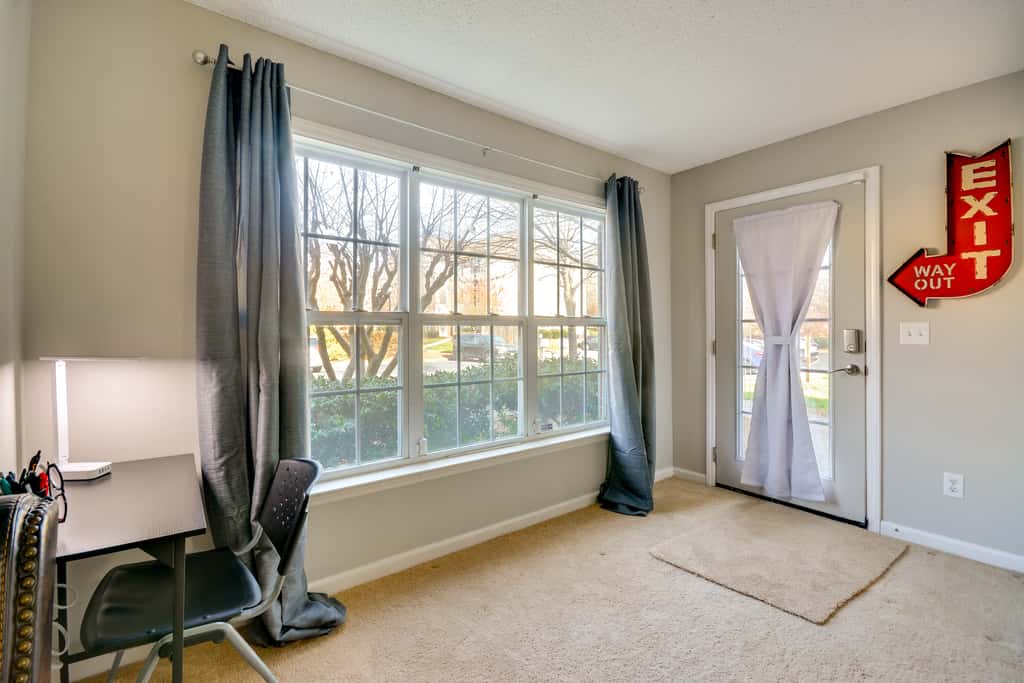 9 Mi to UNCG & Dtwn: Suburban Family Condo