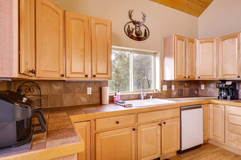Fairplay Cabin w/ Mtn Views - 24 Mi to Breck!
