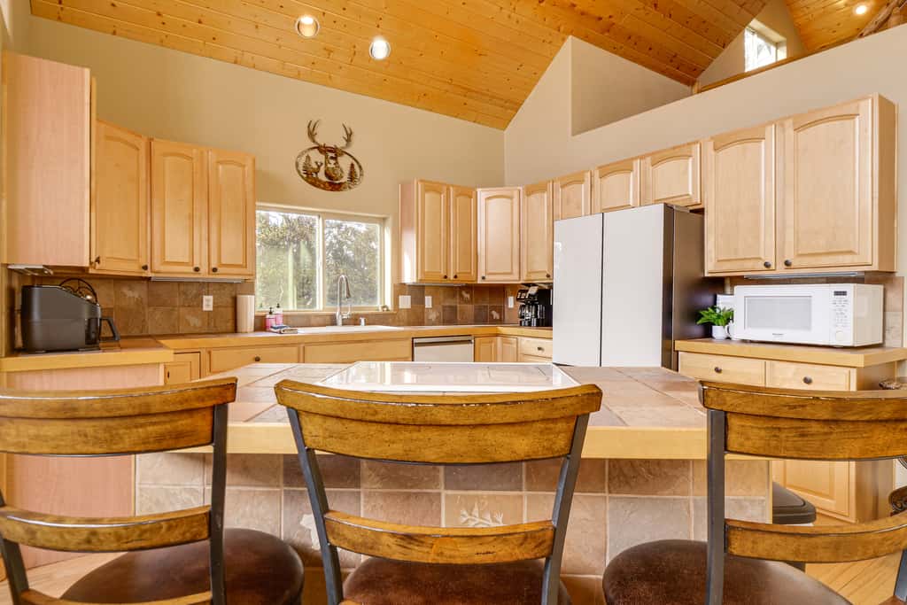 Fairplay Cabin w/ Mtn Views - 24 Mi to Breck!