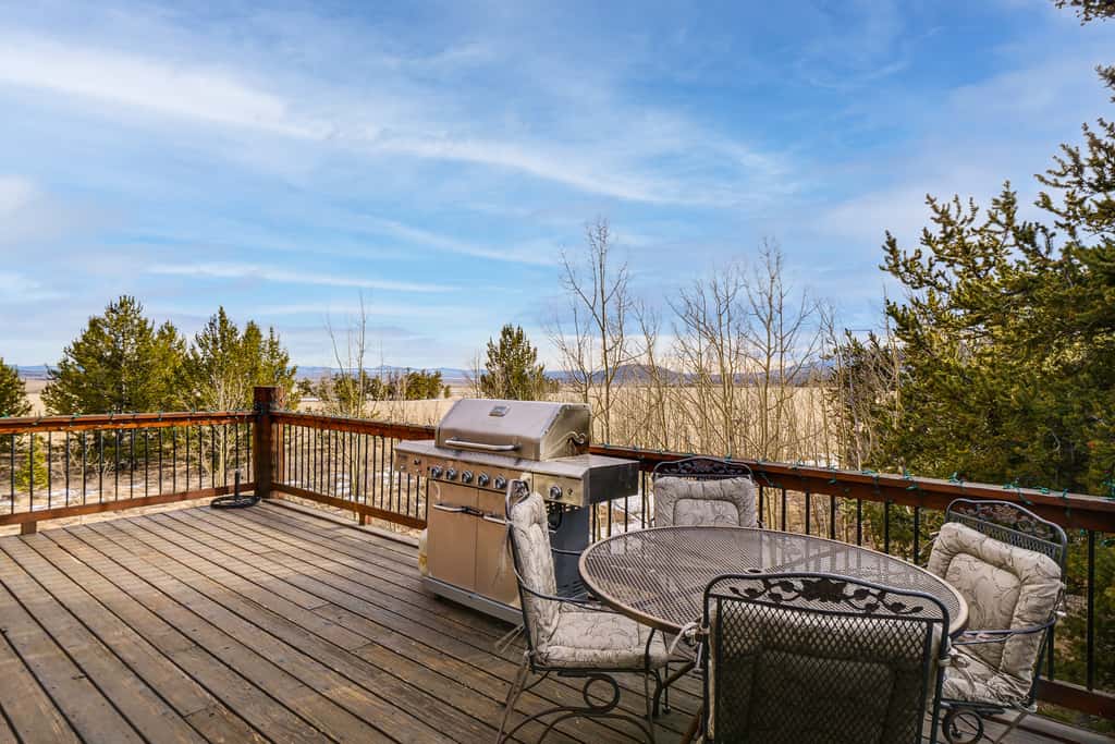 Fairplay Cabin w/ Mtn Views - 24 Mi to Breck!