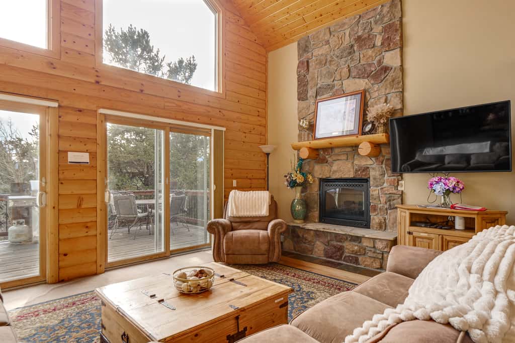 Fairplay Cabin w/ Mtn Views - 24 Mi to Breck!