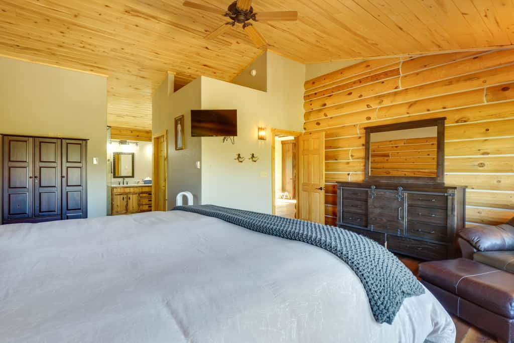 Alma Mountain Getaway w/ Private Hot Tub & Views